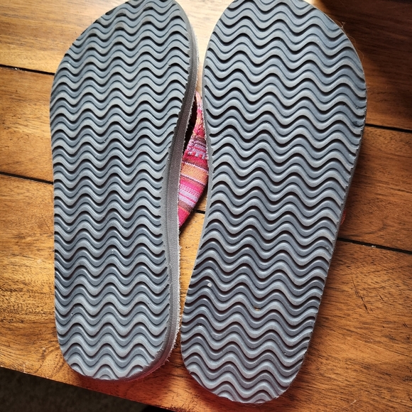 Eddie Bauer Sandals - Picture 3 of 3